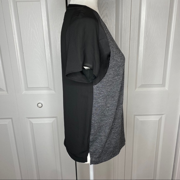 🔥SOLD🔥 Lou & Grey Sheer Sleeve T-Shirt Gray Black XS - Picture 7 of 16